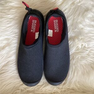 RUGGED SHARK BLACK WATER SHOES